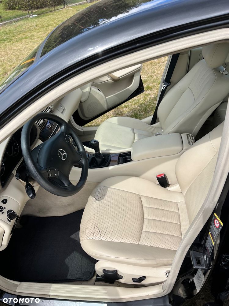 Mercedes-Benz Klasa C 180 T Kompressor Classic - 18