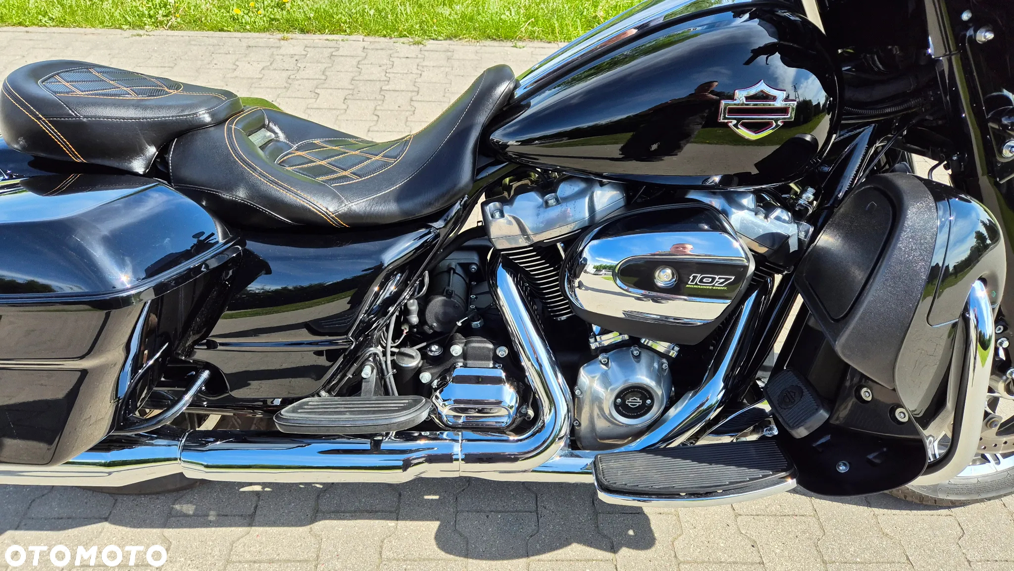 Harley-Davidson FLH Electra Glide - 13