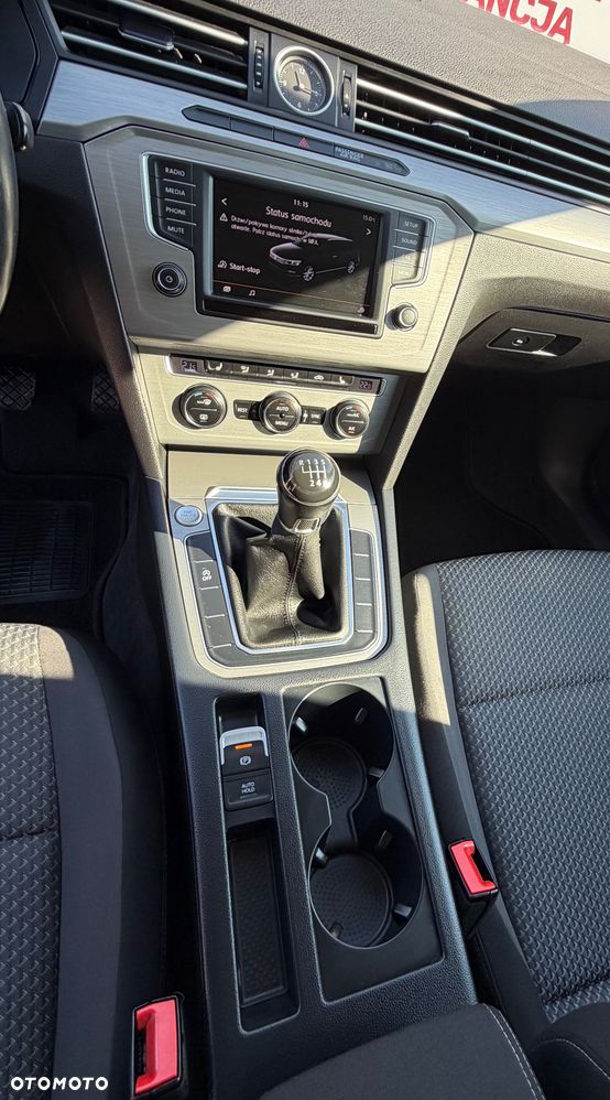 Volkswagen Passat - 13