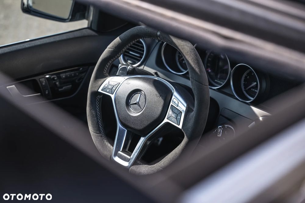 Mercedes-Benz Klasa C 63 AMG Coupe AMG SPEEDSHIFT MCT Edition 507 - 25