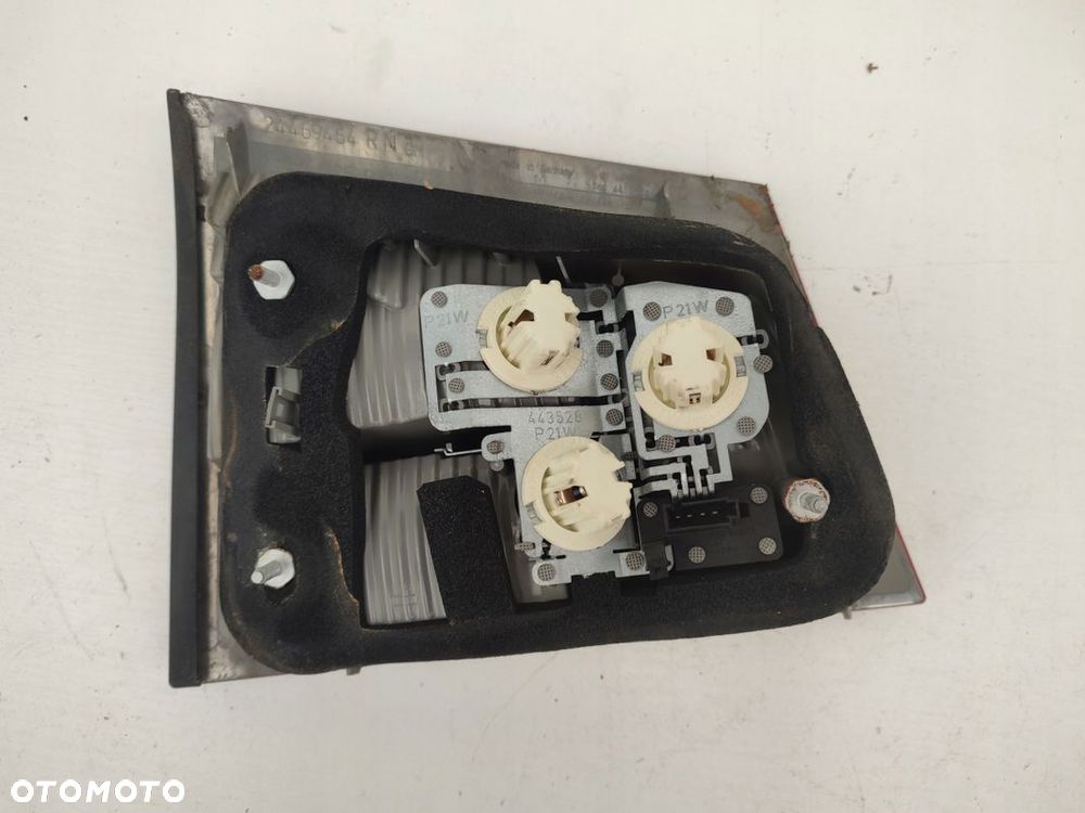 Lampa prawy tył w klapę OPEL VECTRA C LIFT KOMBI EUROPA - 2