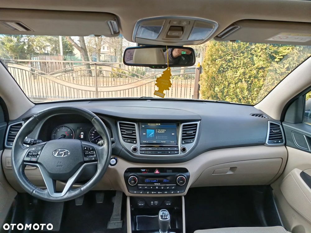 Hyundai Tucson 2.0 CRDI BlueDrive Style 2WD - 22