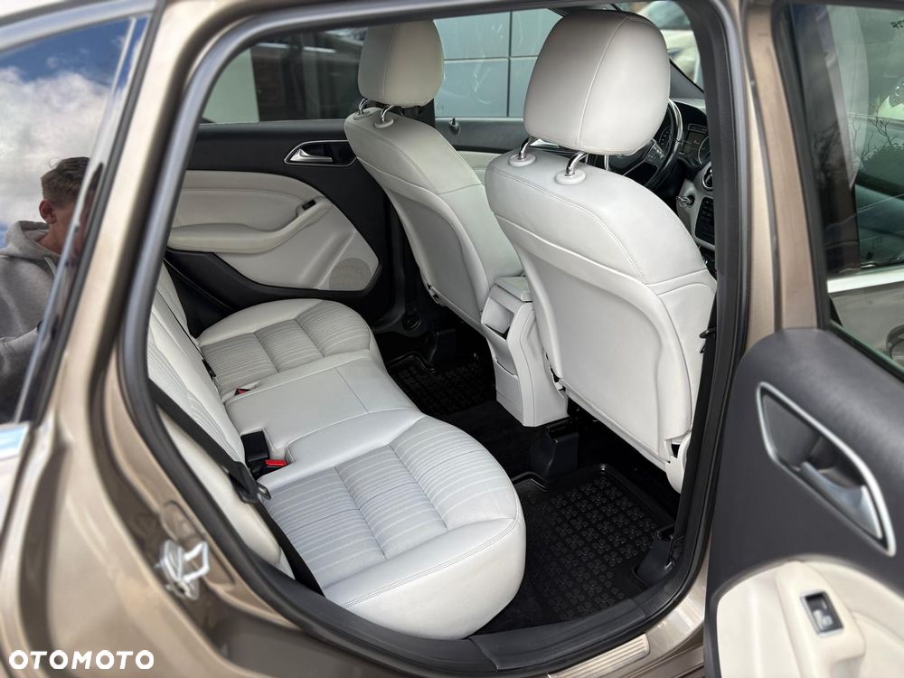 Mercedes-Benz Klasa B 180 CDI (BlueEFFICIENCY) - 15