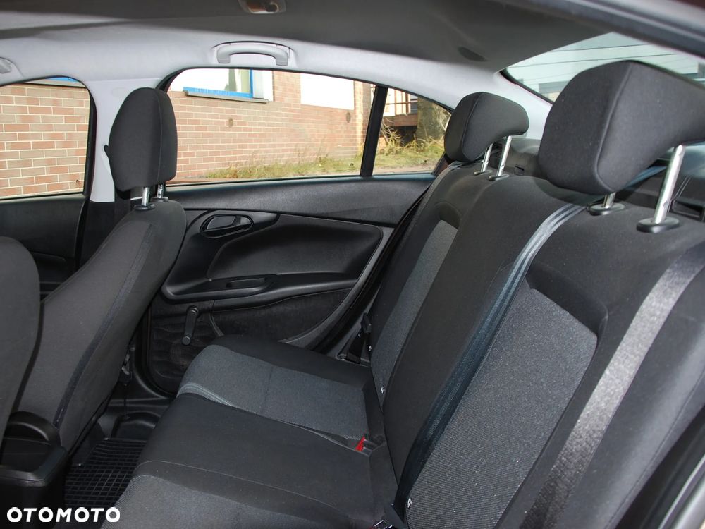 Fiat Tipo - 12