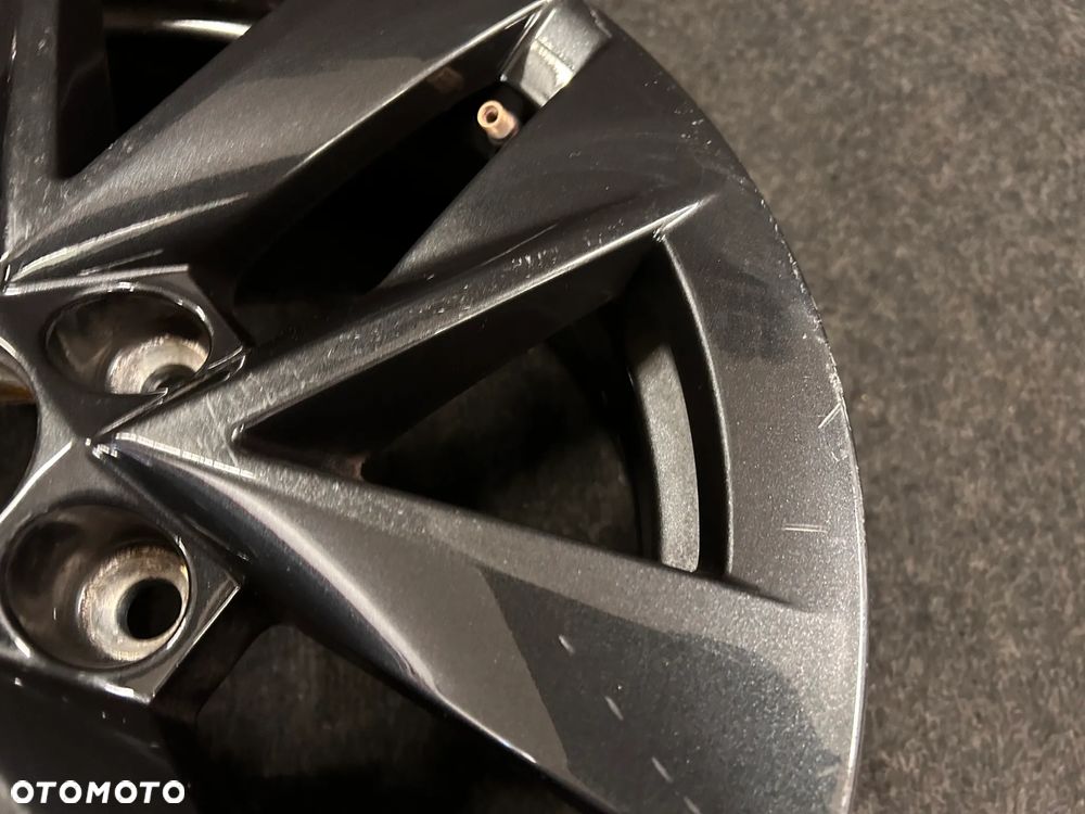 Alufelga Skoda Fabia IV 15 cali 5x100 1szt. 3VA601025 - 3