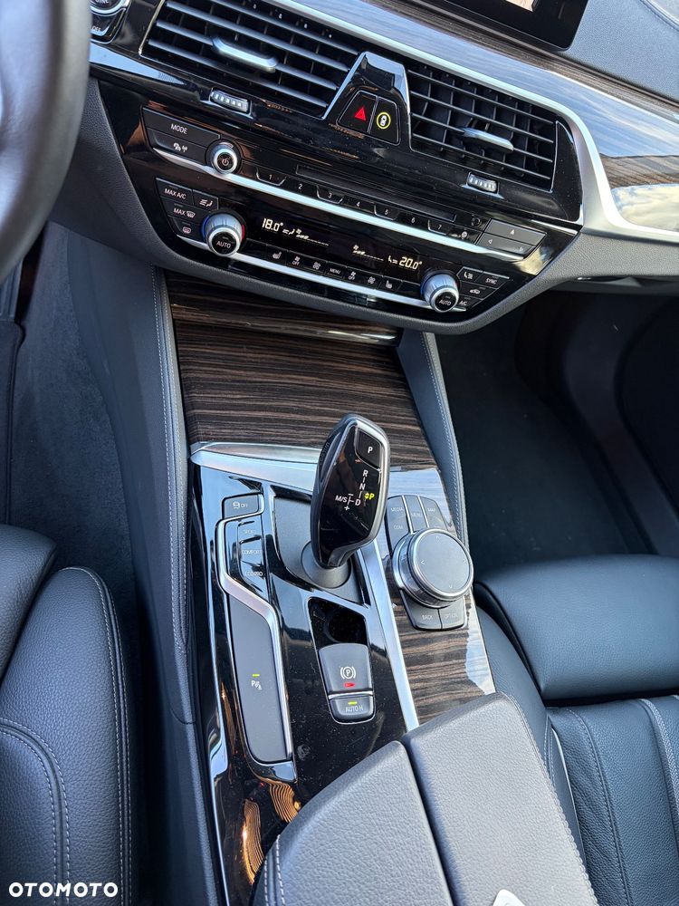 BMW Seria 5 530i GPF Luxury Line sport - 20