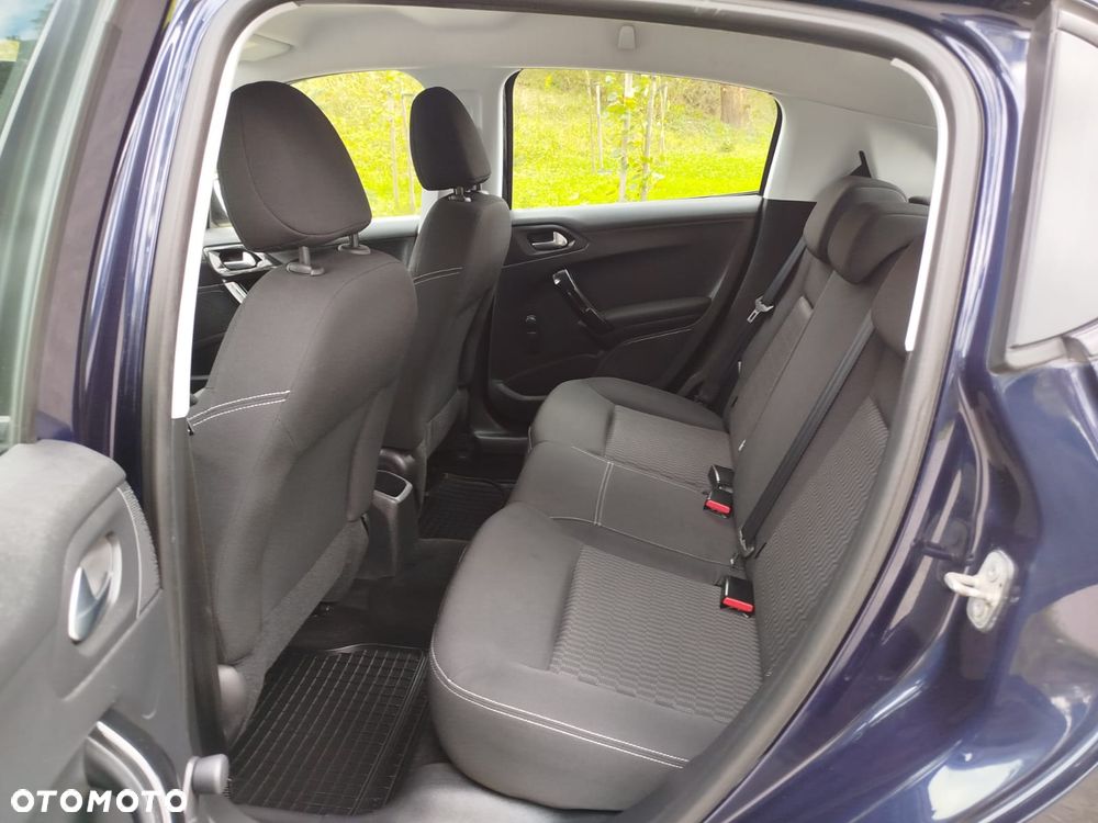 Peugeot 208 - 21