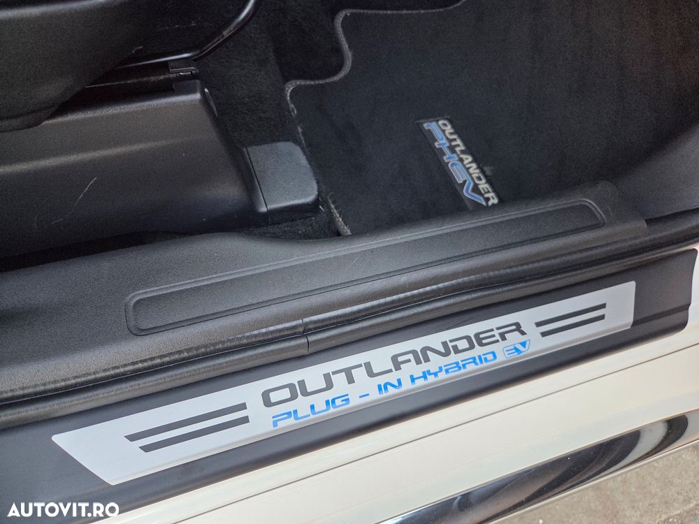 Mitsubishi Outlander - 36