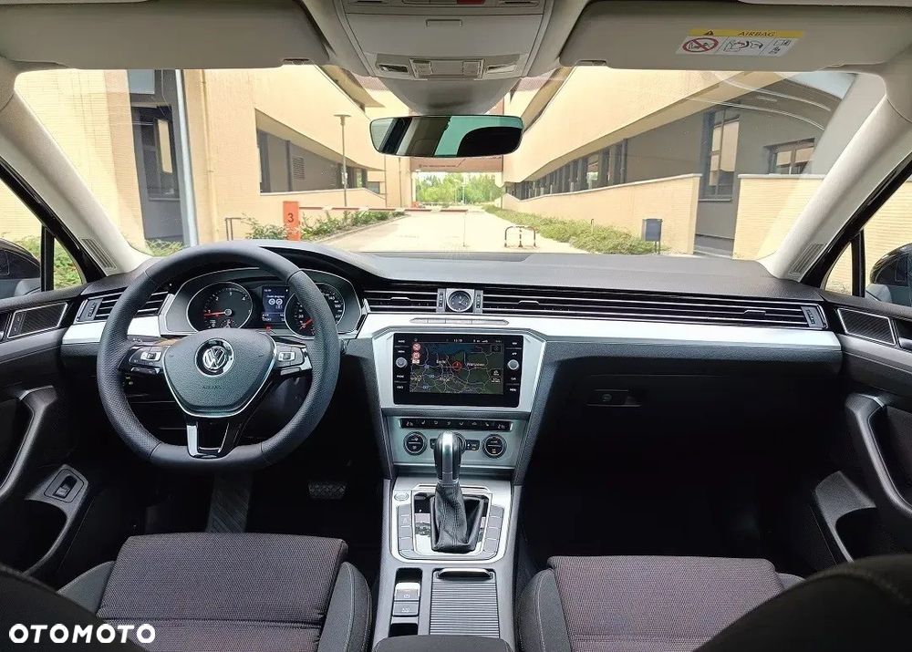 Volkswagen Passat - 16