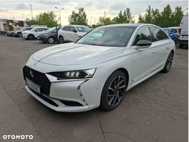 DS Automobiles N°8 - 1