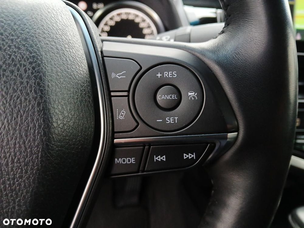 Toyota Camry 2.5 Hybrid Executive CVT - 24