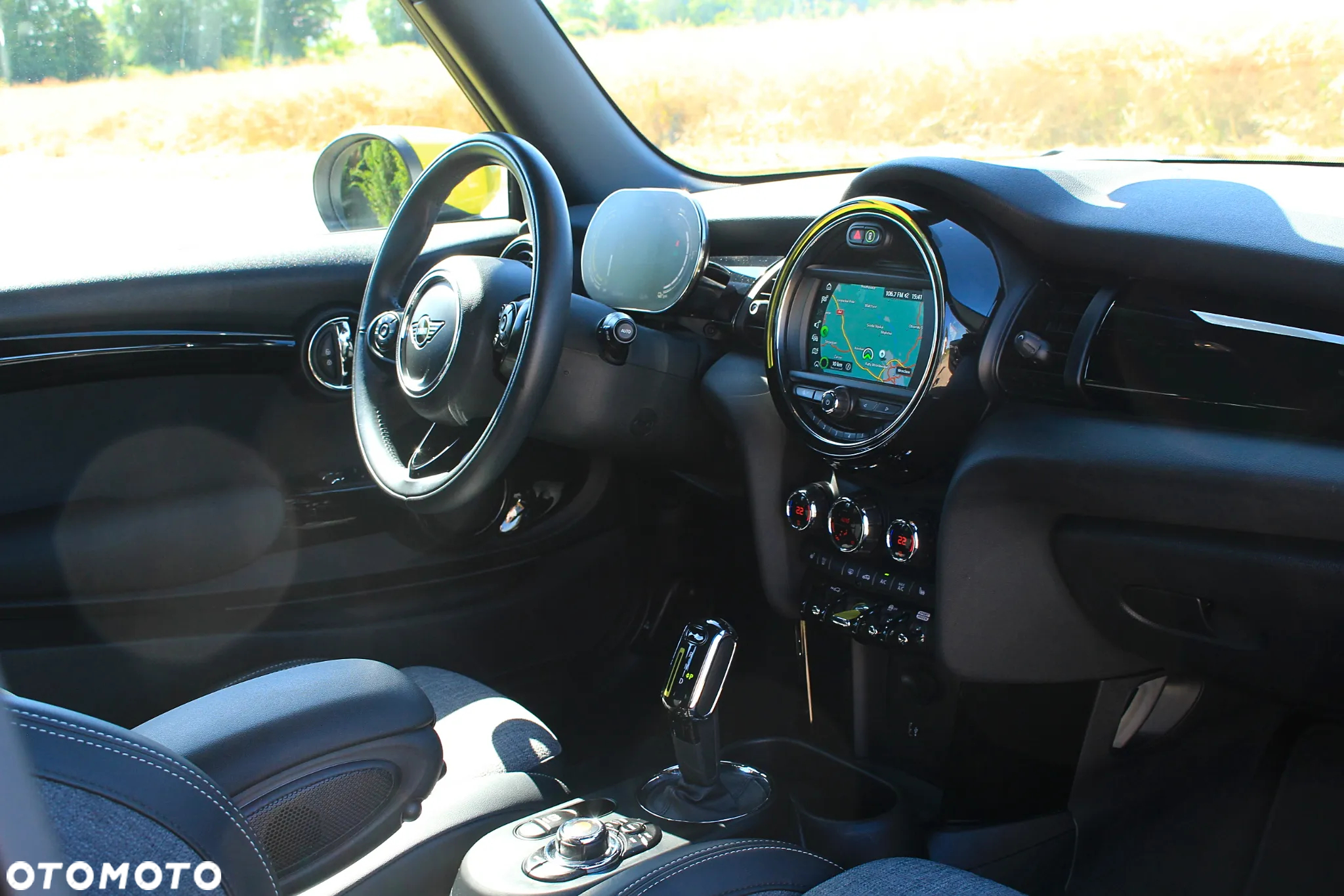 MINI Cooper SE Classic Trim - 24
