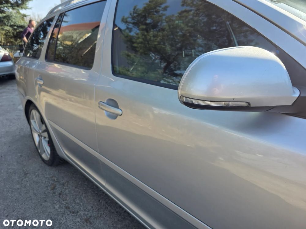 Skoda Octavia 2.0 TSI DSG RS - 12