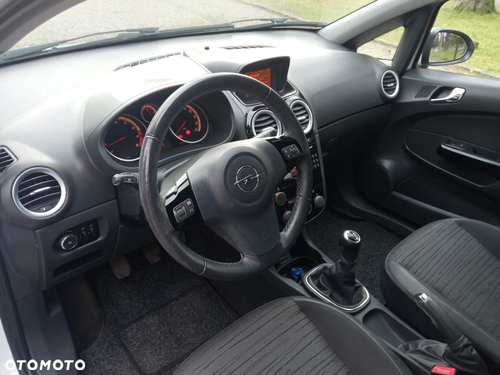 Opel Corsa 1.4 16V Energy - 14