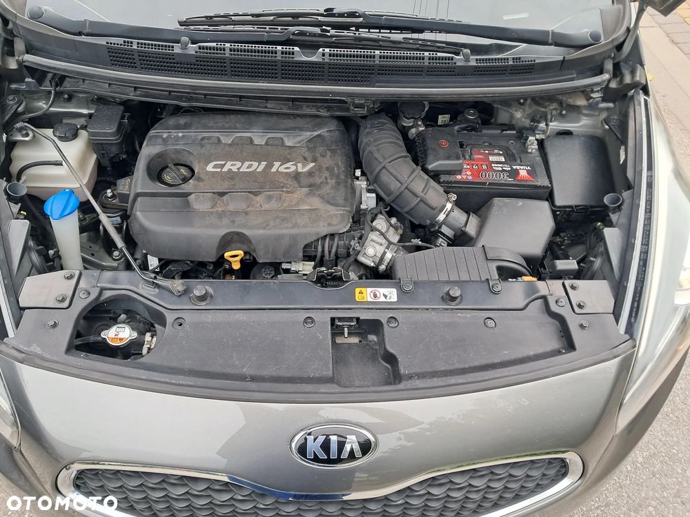 Kia Carens 1.7 CRDi 115 Dream Team Edition - 10