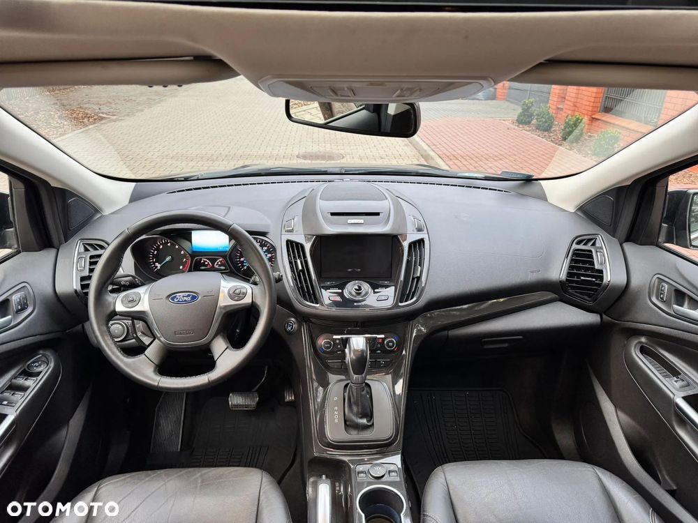 Ford Escape 2.0 EcoBoost AWD Titanium - 23