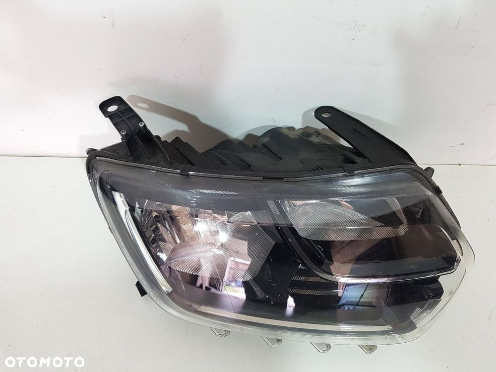 DACIA DUSTER II 2 LAMPA PRZÓD PRZEDNIA PRAWA 260101133R EUROPA ORYGINAŁ - 2