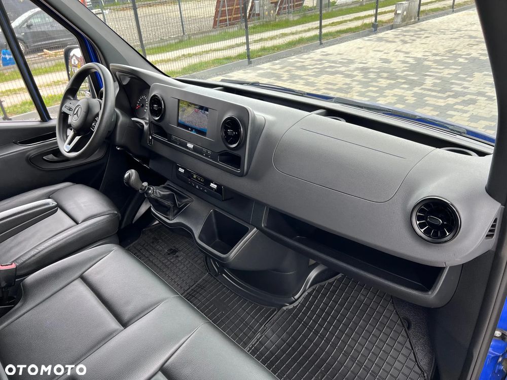 Mercedes-Benz Sprinter - 9