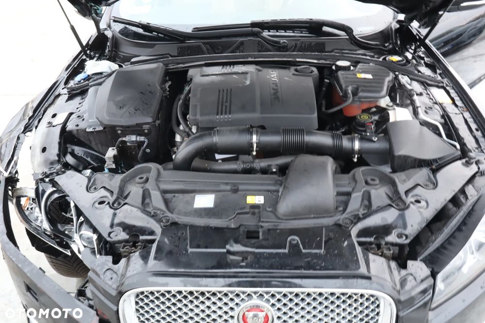 Jaguar XF 2.2 D Luxury - 14