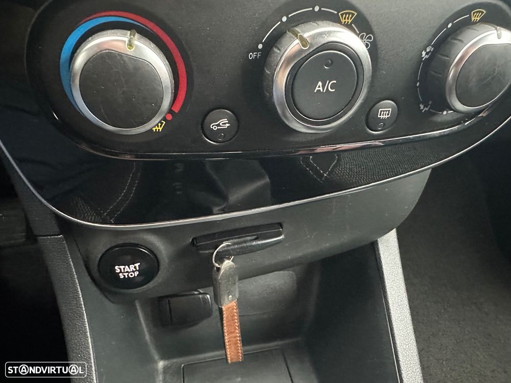 Renault Clio 1.5 dCi Limited EDition - 19