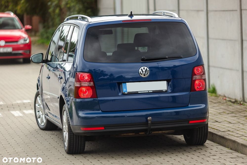 Volkswagen Touran 2.0 TDI DPF Highline - 13