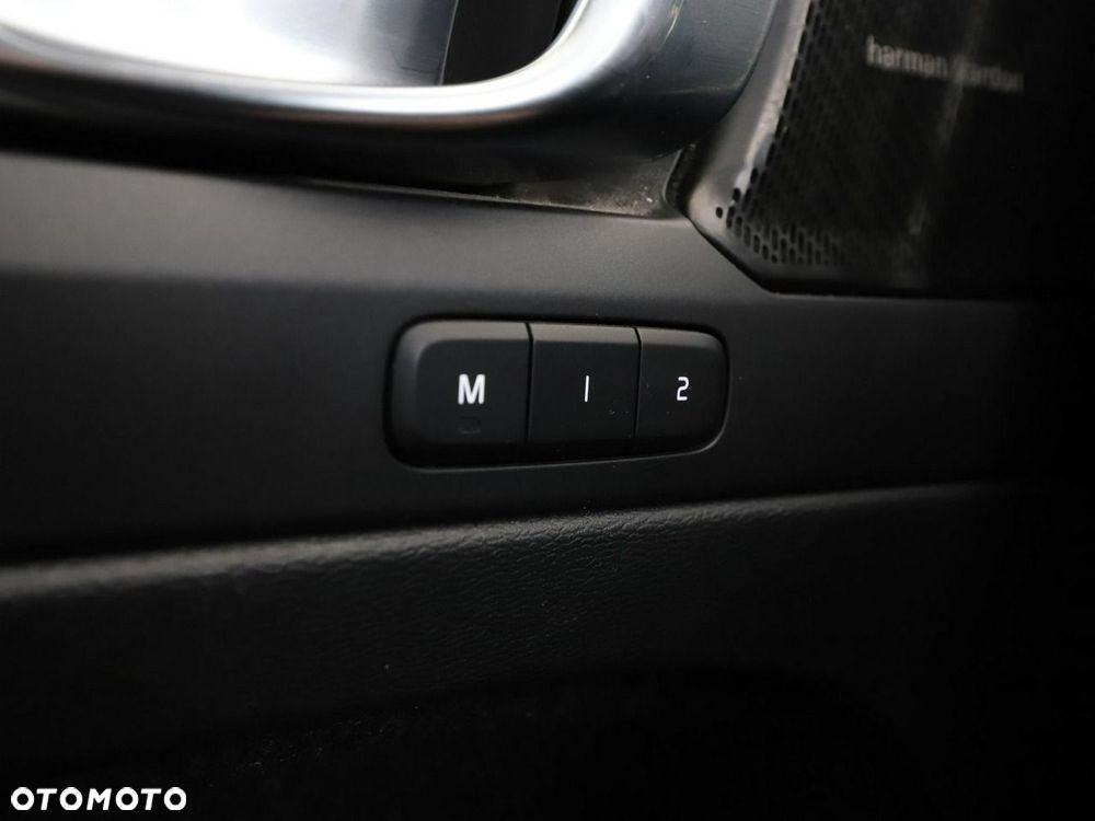 Volvo XC 40 T4 Recharge DKG Ultimate Bright - 39