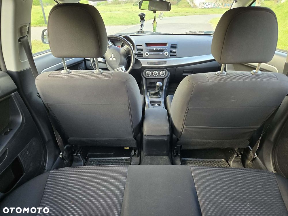 Mitsubishi Lancer 1.8 Invite - 5