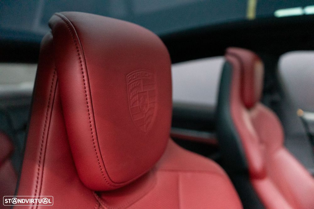 Porsche Taycan 4S - 48