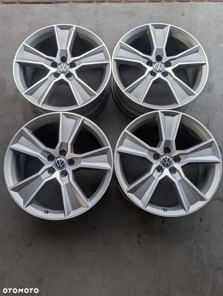 FELGI ALUMINIOWE Volkswagen 8" x 20" x 5x112 x 57,1 x ET39