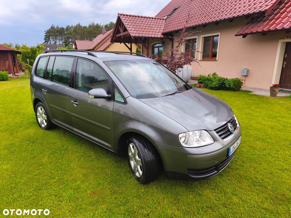 Volkswagen Touran 1.6 FSI Trendline Tiptr - 11