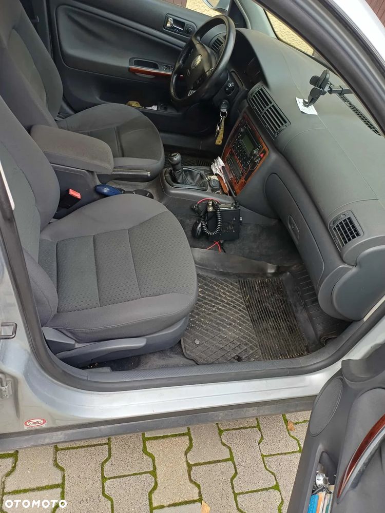 Volkswagen Passat 1.9 TDI Comfortline - 12