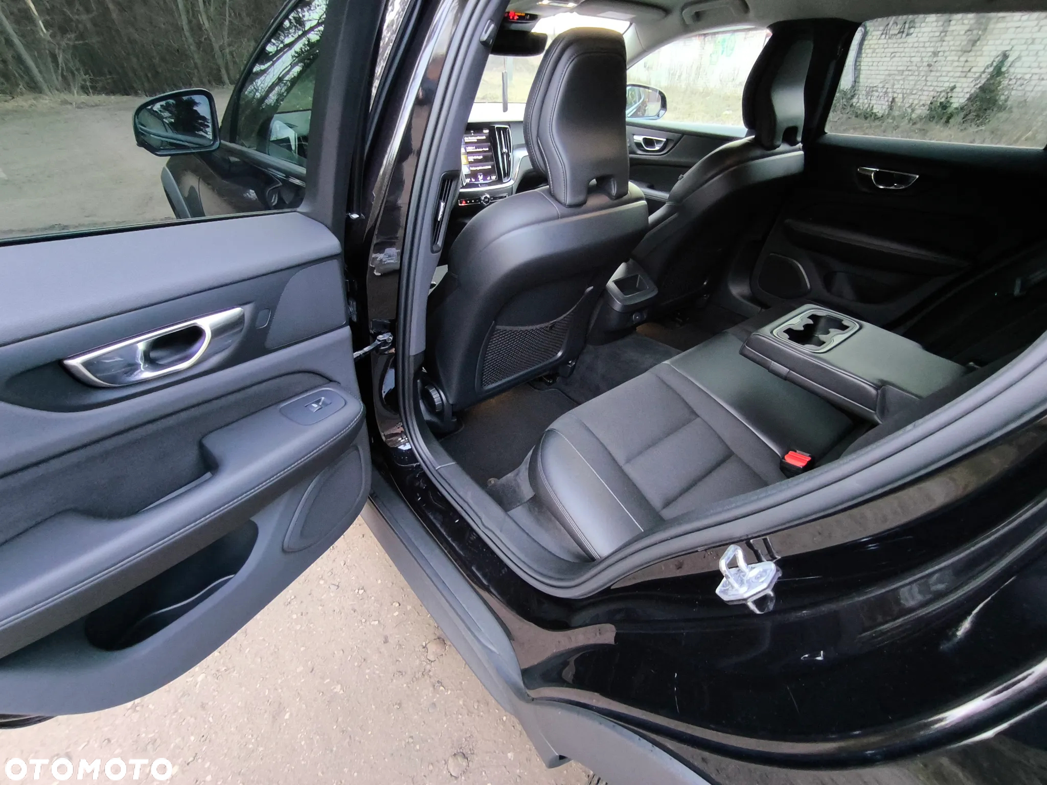 Volvo V60 Cross Country - 15