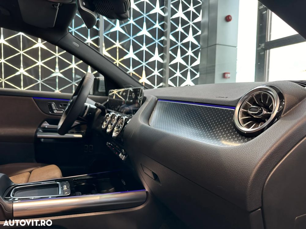 Mercedes-Benz GLA - 15