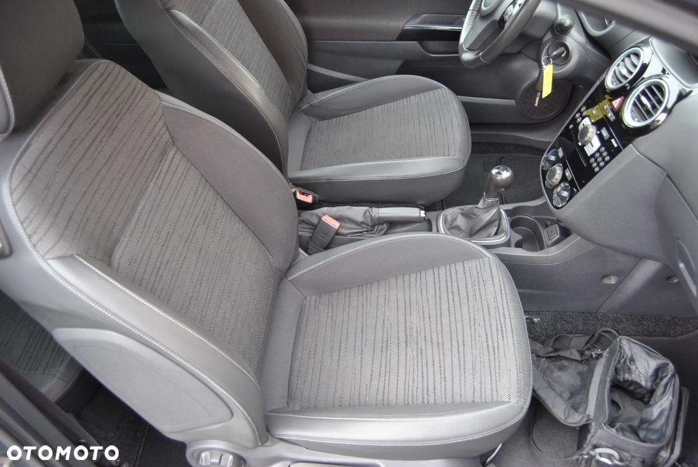 Opel Corsa 1.4 Cosmo - 19
