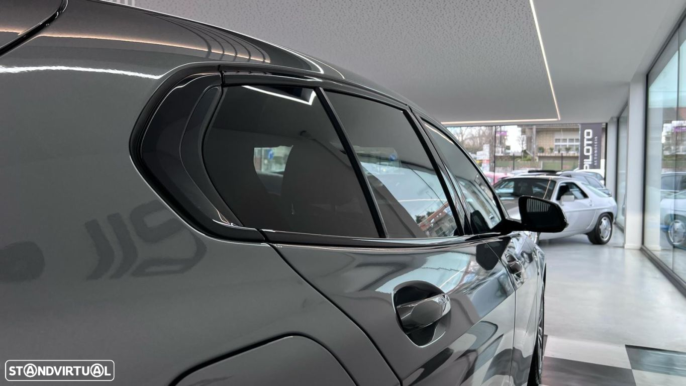 BMW 116 d Pack Desportivo M Auto - 13