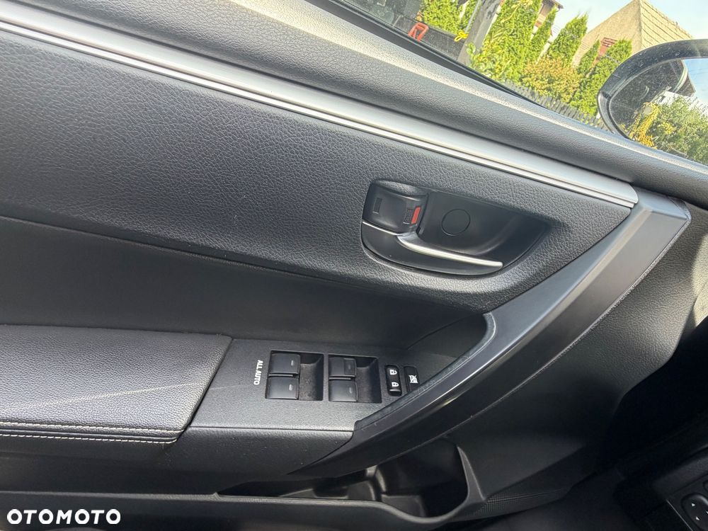 Toyota Corolla 1.6 Prestige EU6 - 7