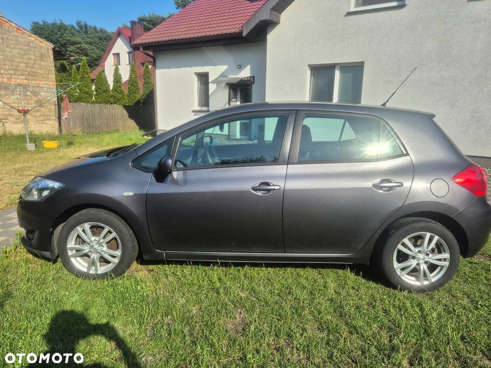 Toyota Auris - 2