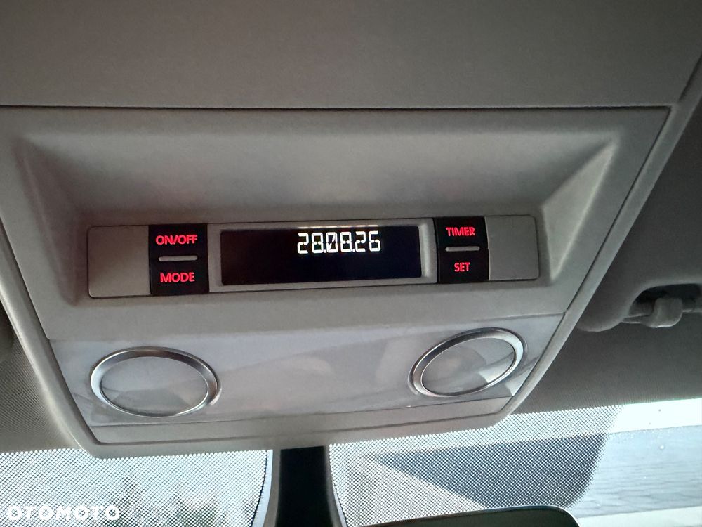 Volkswagen Caravelle 2.0 TDI L2 Highline 4Motion DSG - 26