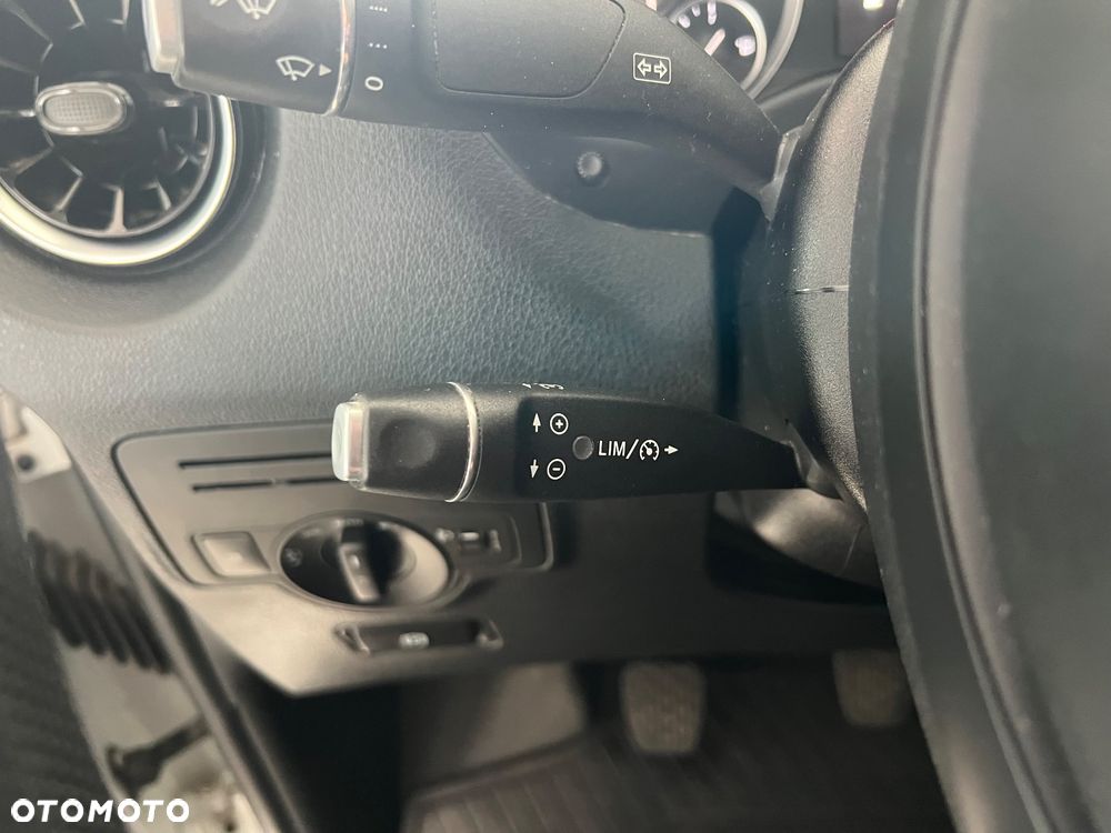 Mercedes-Benz Vito - 25