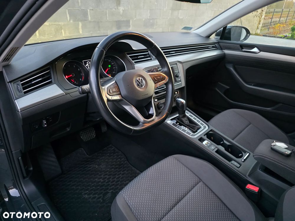 Volkswagen Passat - 16