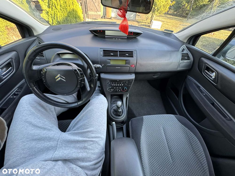 Citroën C4 1.6 HDi FAP Confort - 11