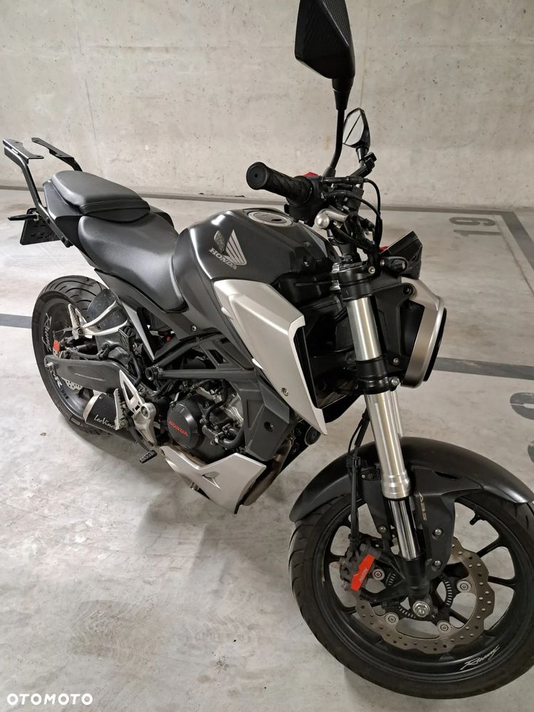 Honda CB - 3