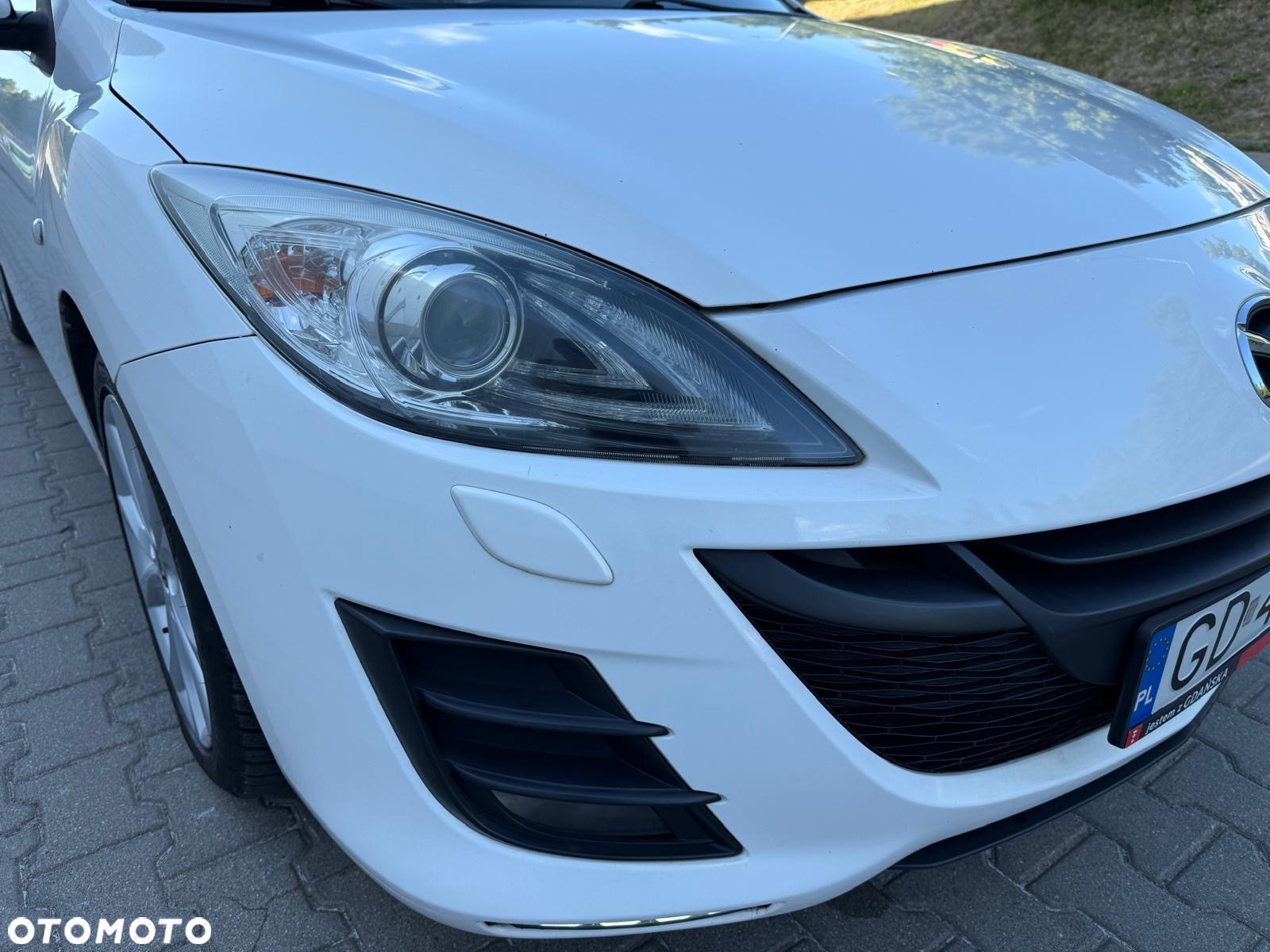 Mazda 3 2.0 Exclusive + - 11