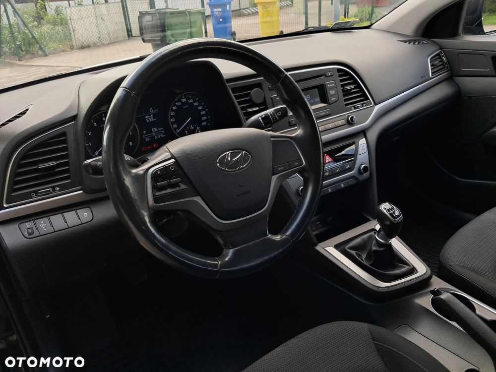 Hyundai Elantra 1.6 Classic Plus - 19