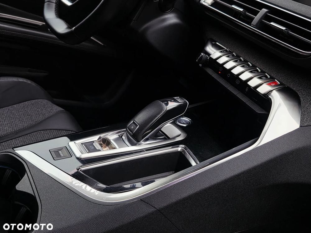 Peugeot 3008 PureTech 130 Stop & Start EAT6 Allure - 27