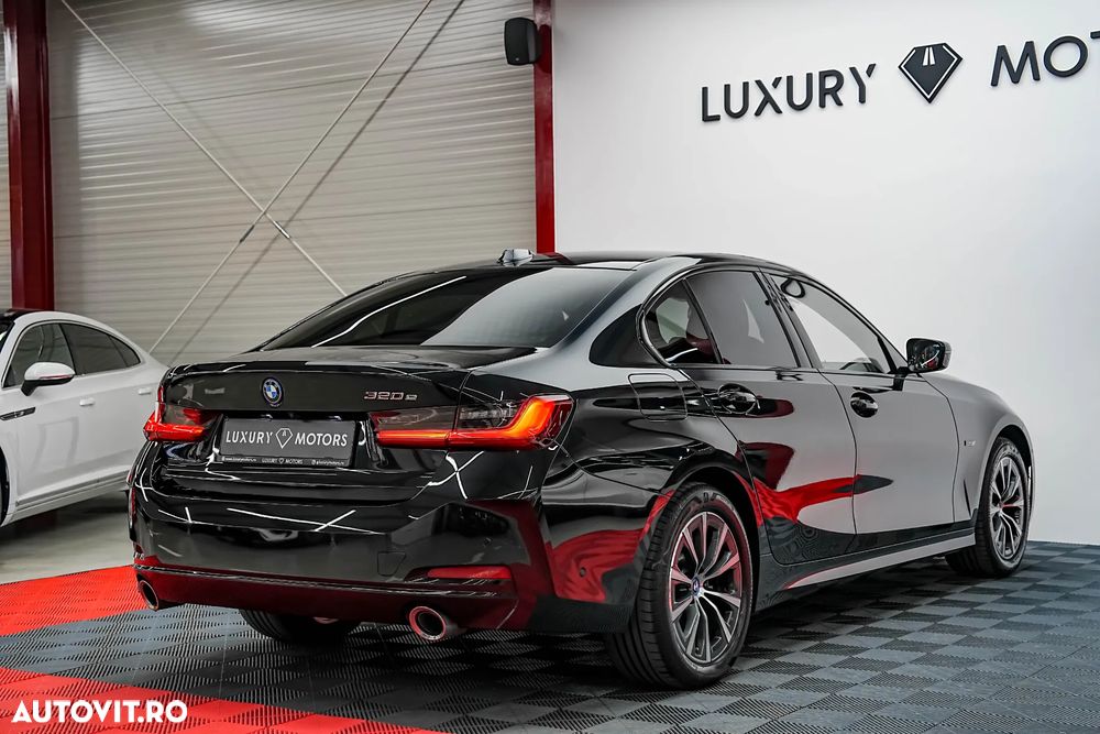 BMW Seria 3 320e Aut. Luxury Line - 11