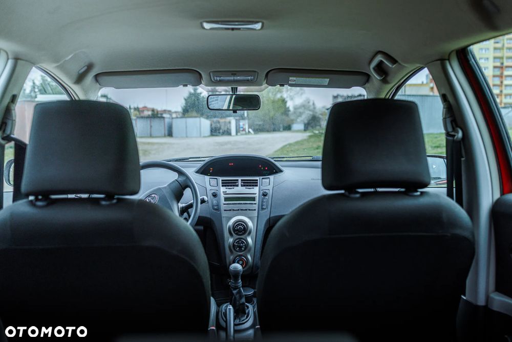 Toyota Yaris 1.0 Entry EU5 - 13