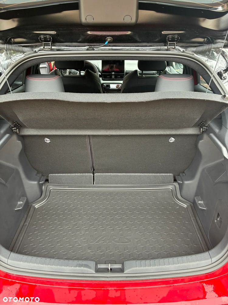 Toyota Yaris Hybrid 1.5 GR Sport - 16