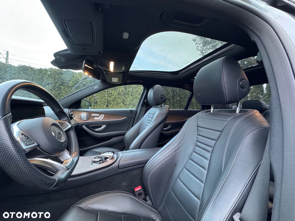 Mercedes-Benz Klasa E 400 4-Matic 9G-TRONIC - 36