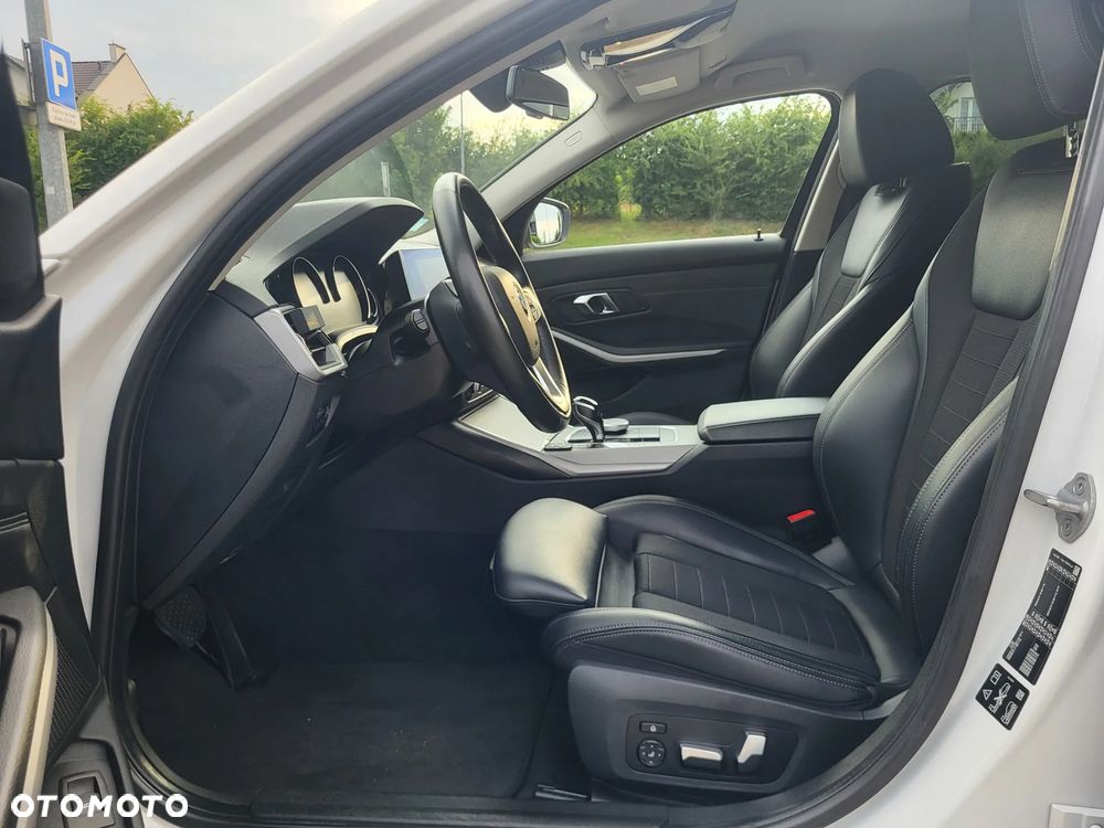 BMW Seria 3 320d xDrive Advantage - 16